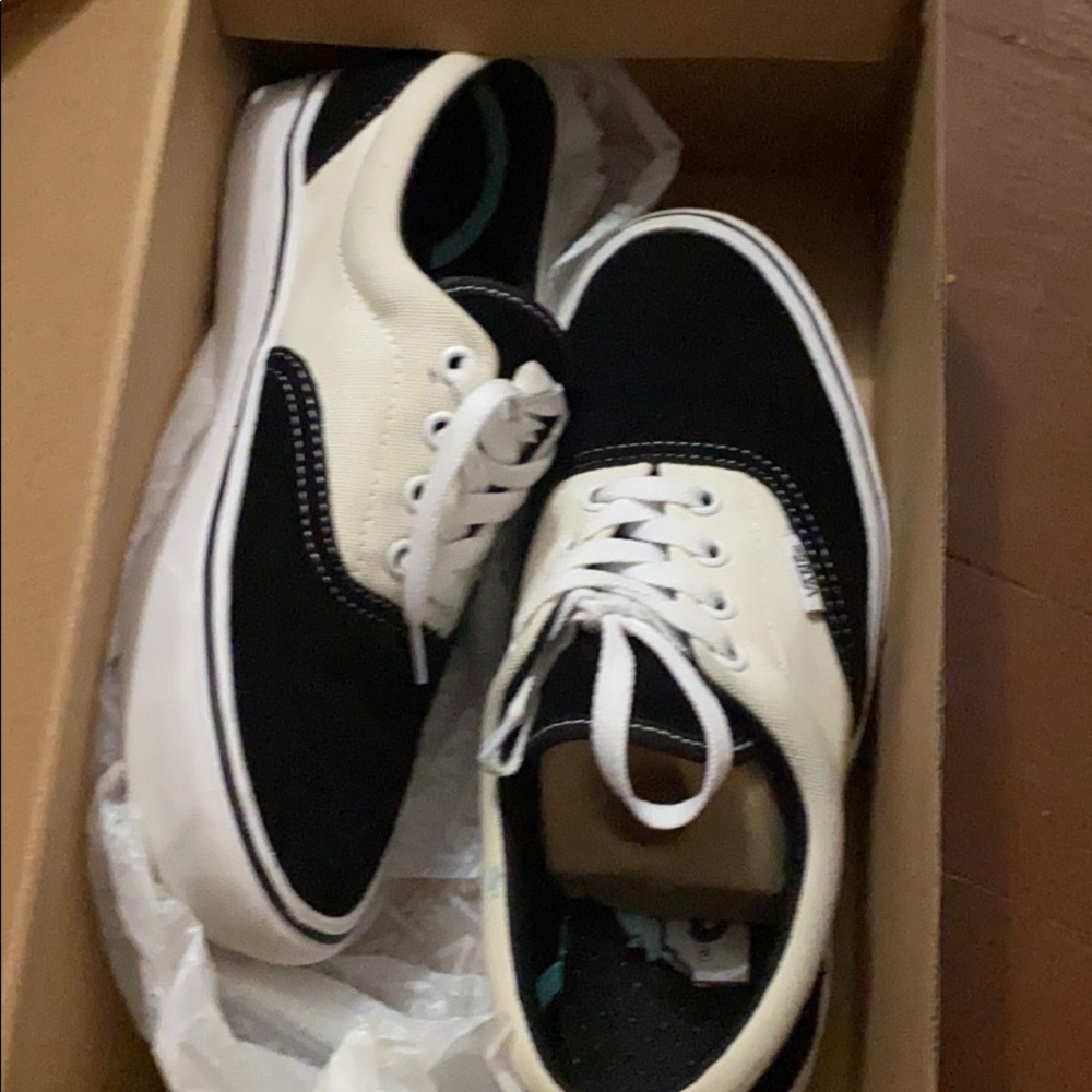 Vans brand new very comfy us size 5
